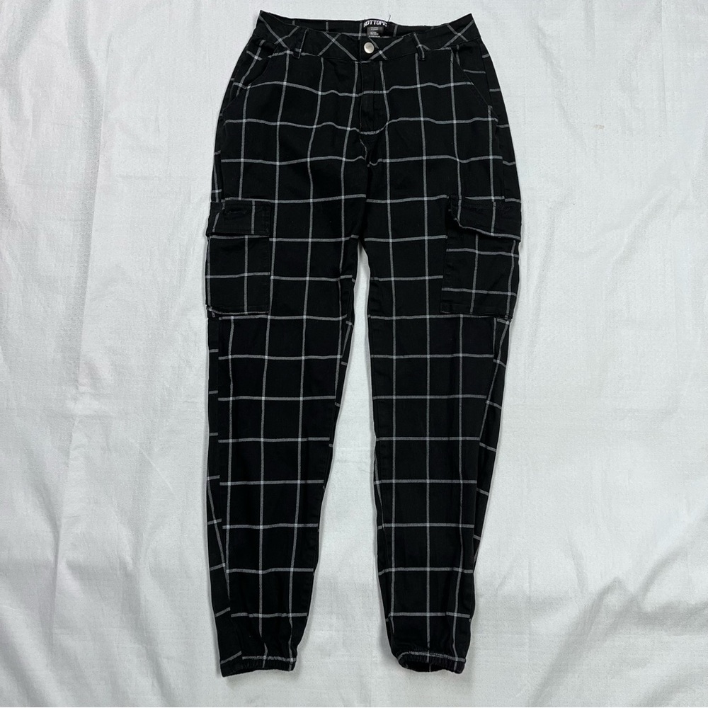 Hot Topic ladies black & white plaid pants size medium